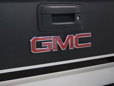 Used 2015 GMC Sierra 1500 SLE w/ Carbon-22 Edition image 14