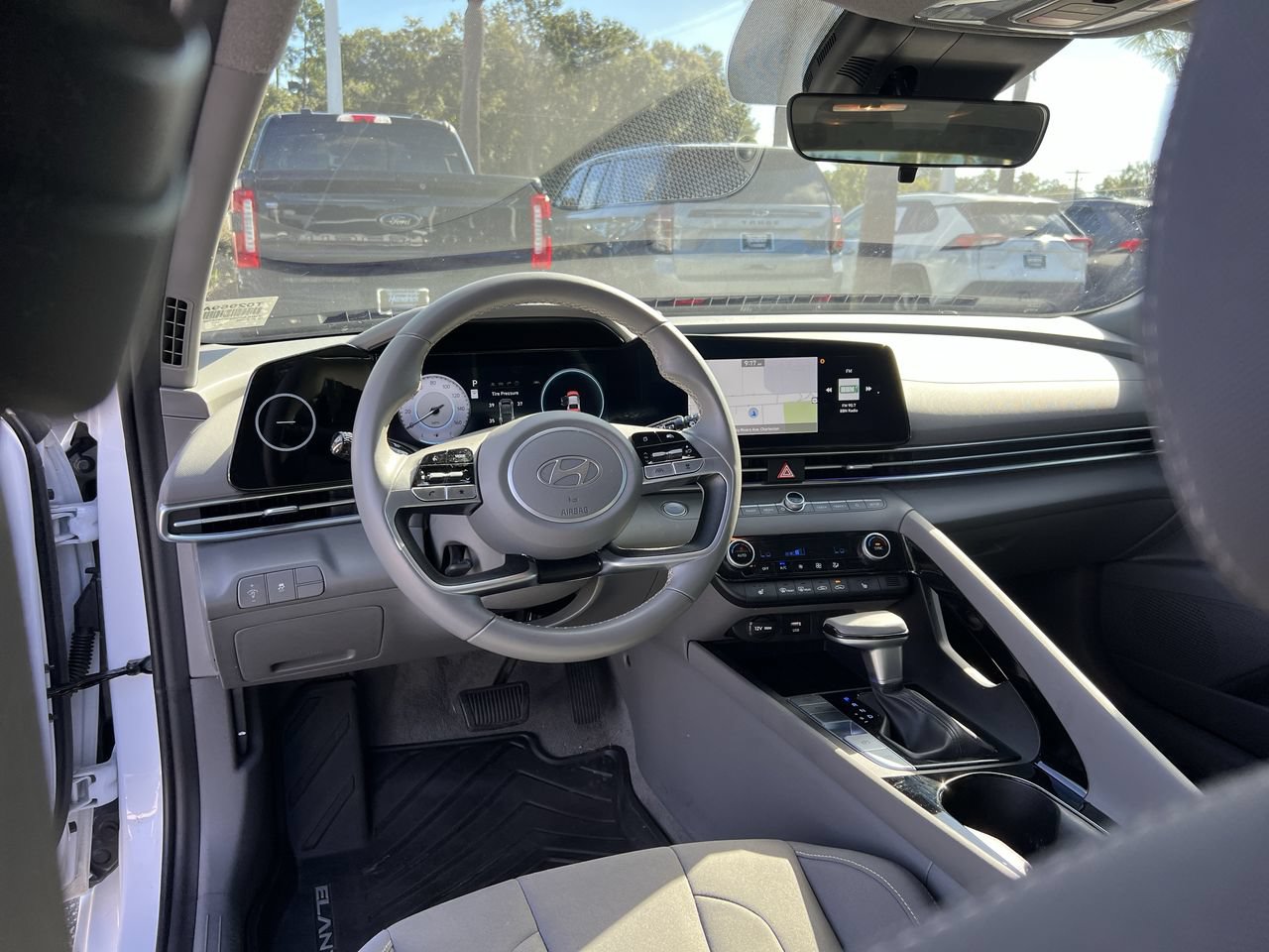 Used 2024 Hyundai Elantra SEL w/ Convenience Package FWD image 30