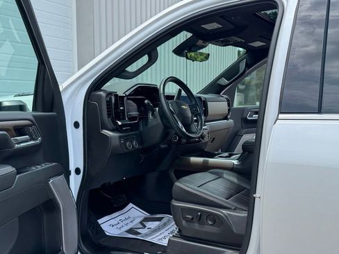 Used 2024 Chevrolet Silverado 3500 High Country w/ Technology Package AWD/4WD image 23