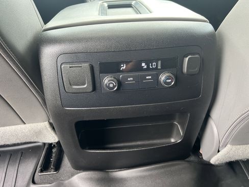 Used 2019 Chevrolet Suburban LT AWD/4WD image 23