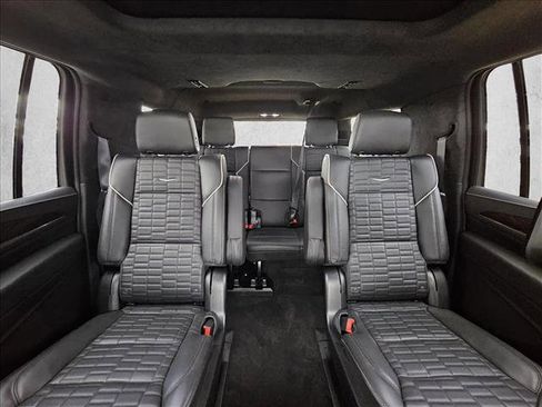 Used 2022 Cadillac Escalade ESV Premium Luxury Platinum RWD image 14