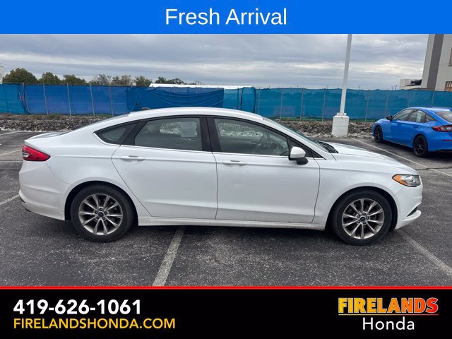 Used 2017 Ford Fusion SE FWD image 6