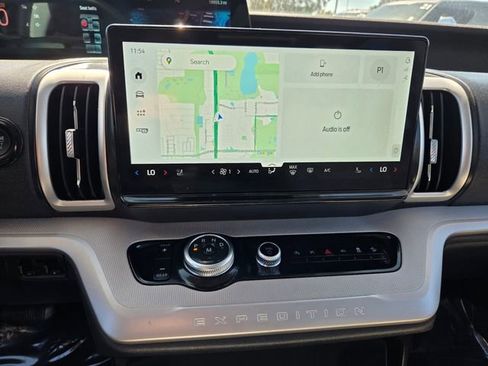 Certified 2025 Ford Expedition Active image 26