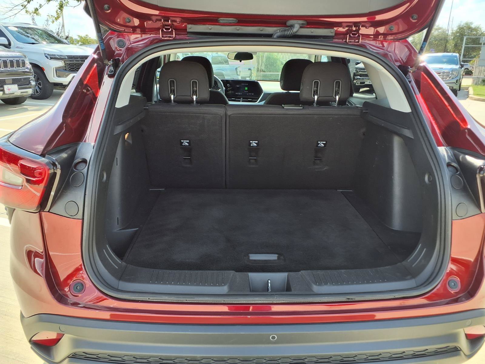 Used 2024 Chevrolet Trax LS w/ LS Convenience Package FWD image 8