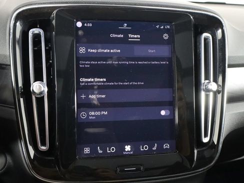 Used 2023 Volvo XC40 Recharge Plus AWD/4WD image 32