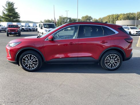 Used 2024 Ford Escape SE w/ PHEV Premium Package image 2