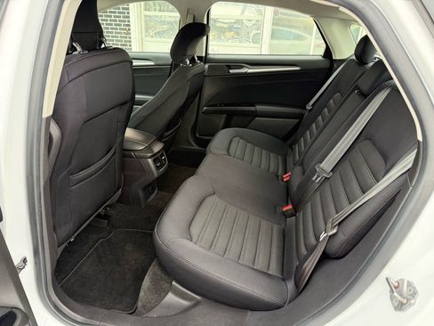 Used 2013 Ford Fusion SE image 4