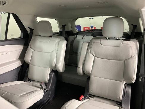 New 2026 Ford Explorer Active w/ Active Comfort Package RWD image 16