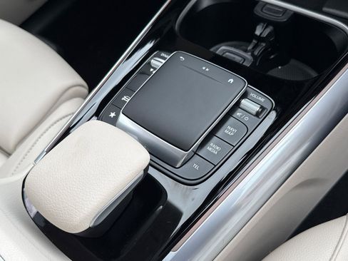 Used 2023 Mercedes-Benz GLA 250 4MATIC image 18