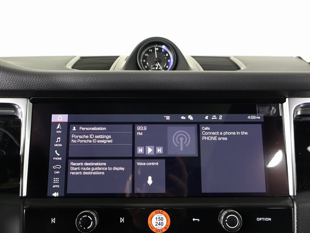 Certified 2025 Porsche Macan AWD/4WD image 12