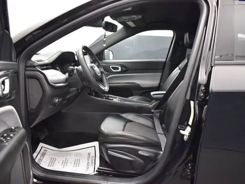 Used 2024 Jeep Compass Latitude AWD/4WD image 14