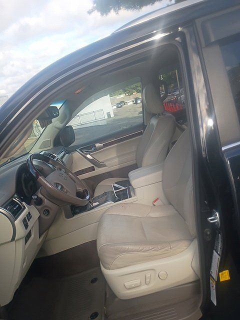 Used 2019 Lexus GX 460 Premium w/ Premium Package AWD/4WD image 5