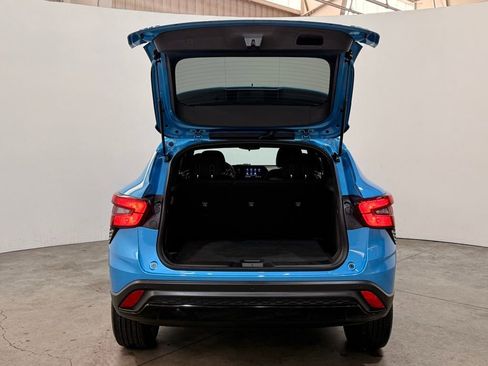 Used 2025 Chevrolet Trax RS w/ Driver Confidence Package image 12