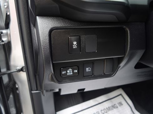 Used 2023 Toyota Tacoma SR AWD/4WD image 7