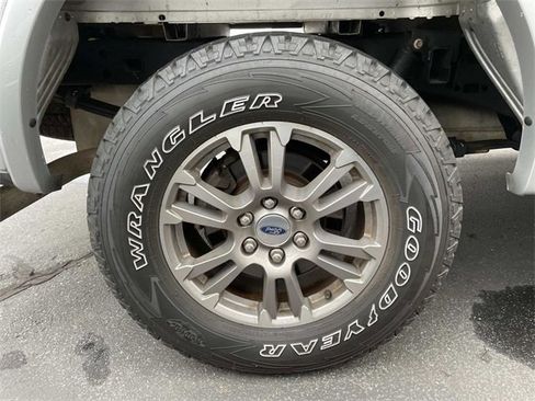 Used 2019 Ford F150 Lariat image 8