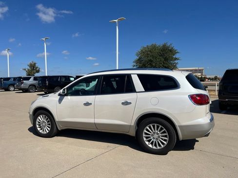 Used 2011 Buick Enclave CXL w/ Trailering Provision Package FWD image 4
