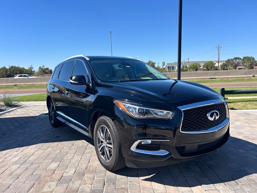 Used 2019 INFINITI QX60 Luxe w/ Essential Package FWD image 8