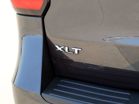 Used 2024 Ford Expedition XLT RWD image 8