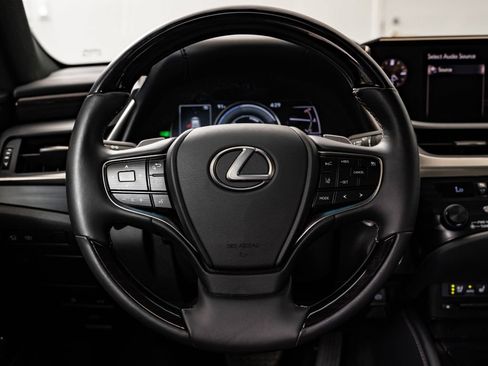 Certified 2020 Lexus ES 300h Ultra Luxury w/ Accessory Package FWD image 41