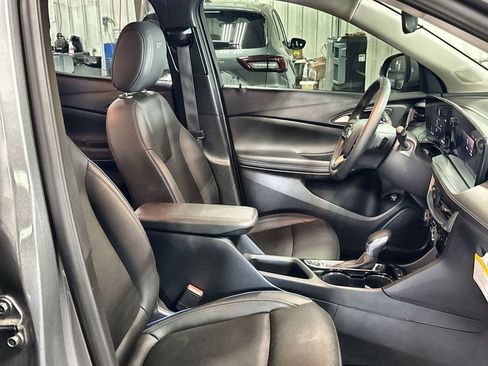 Used 2025 Buick Encore GX Sport Touring w/ Advanced Technology Package FWD image 29