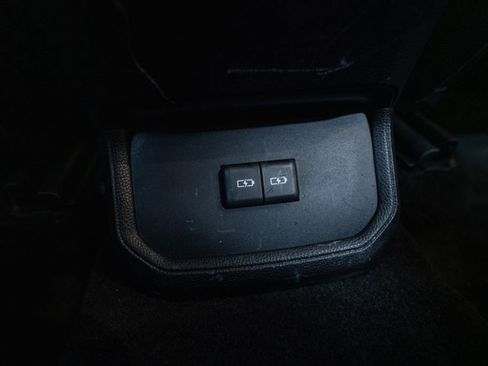 Used 2023 Toyota Highlander LE FWD image 35