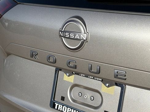 New 2026 Nissan Rogue Platinum AWD/4WD image 8