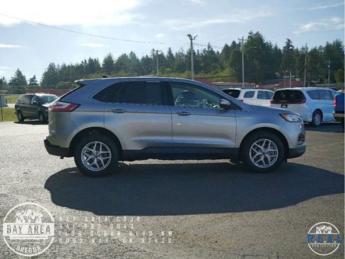 Used 2021 Ford Edge SEL image 6