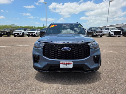 Used 2025 Ford Explorer ST-Line RWD image 2