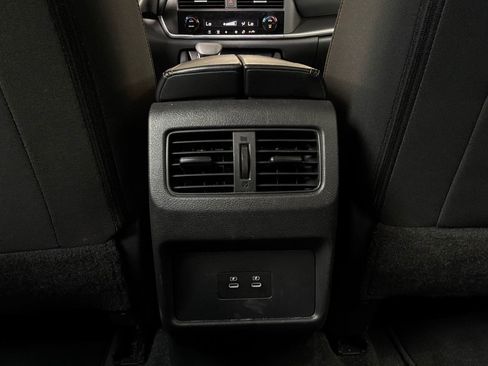 Used 2025 Nissan Rogue SV FWD image 13
