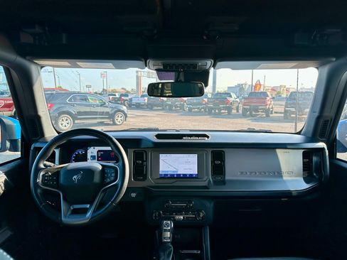 Used 2022 Ford Bronco Outer Banks image 2