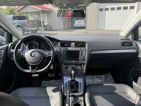 Used 2017 Volkswagen Golf Alltrack SE AWD/4WD image 24