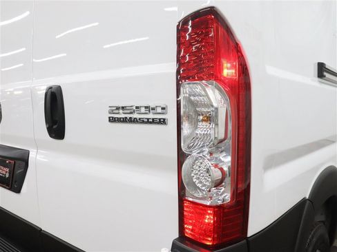 Used 2023 RAM ProMaster 2500 FWD image 10