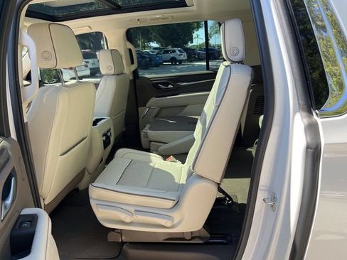 Used 2022 GMC Yukon XL Denali w/ Max Trailering Package AWD/4WD image 8