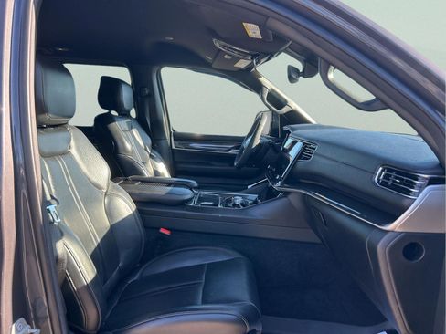 Used 2022 Jeep Wagoneer Series I image 32