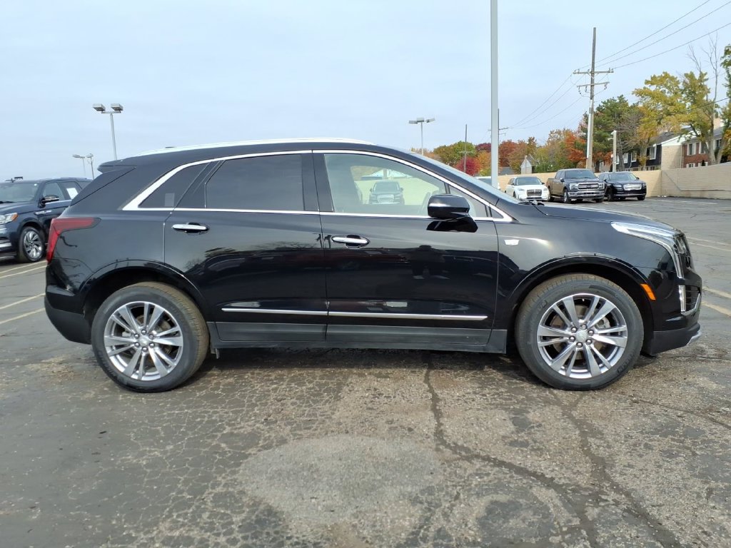 Used 2024 Cadillac XT5 Premium Luxury w/ LPO, Floor Liner Package AWD/4WD image 8
