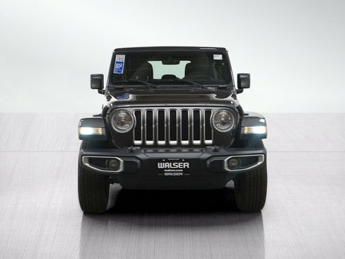 Used 2018 Jeep Wrangler Unlimited Sahara AWD/4WD image 8