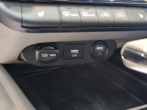 Used 2023 Hyundai Elantra SEL w/ Convenience Package FWD image 12
