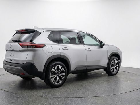 Used 2025 Nissan Rogue SV FWD image 9