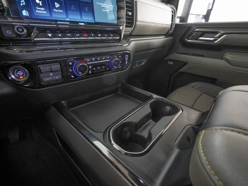 Used 2024 Chevrolet Silverado 2500 ZR2 w/ Technology Package image 23