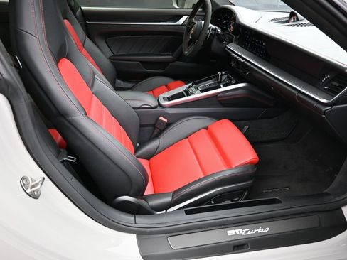 Used 2022 Porsche 911 Turbo image 22