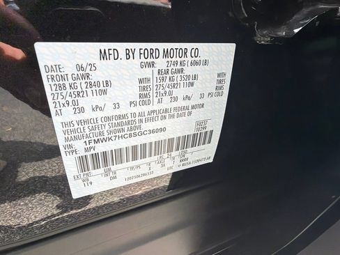 Used 2025 Ford Explorer Platinum w/ Ultimate Package RWD image 14