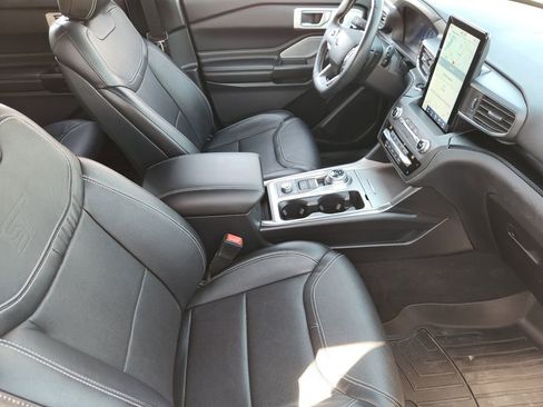 Used 2020 Ford Explorer ST w/ Premium Technology Package image 10