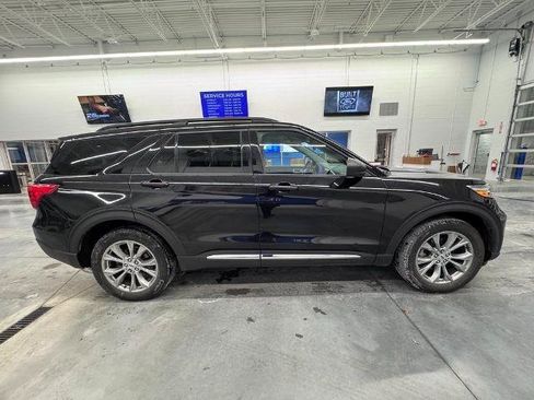 Certified 2023 Ford Explorer XLT w/ Equipment Group 202A AWD/4WD image 5
