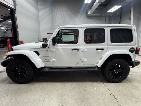 Used 2023 Jeep Wrangler Unlimited Sahara w/ Cold Weather Group AWD/4WD image 5
