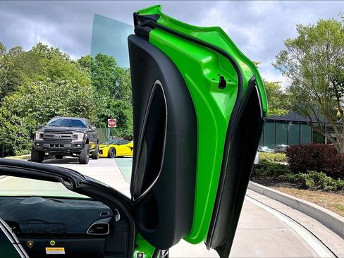 Used 2025 McLaren Artura Spider RWD image 20