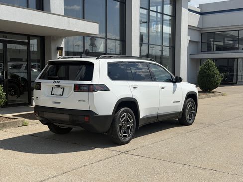 New 2026 Jeep Cherokee Laredo AWD/4WD image 4