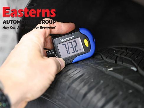 Used 2021 Buick Enclave Essence w/ Sport Touring Edition image 31