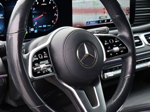 Used 2021 Mercedes-Benz GLS 580 4MATIC image 21