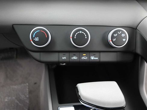 New 2026 Hyundai Elantra SE FWD image 19