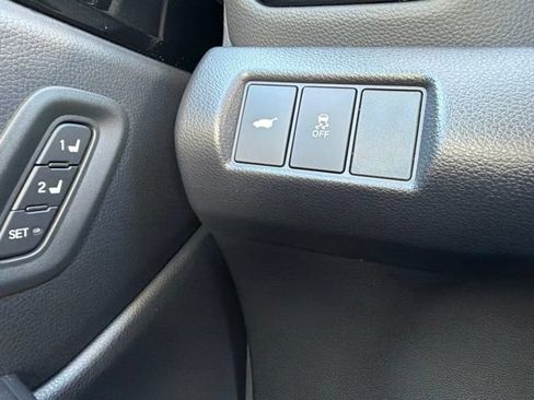 Used 2025 Honda Pilot Touring image 24